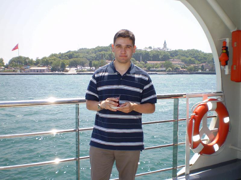 istanbul 107.JPG - The Golden Horn -- Drinking Turkish tea